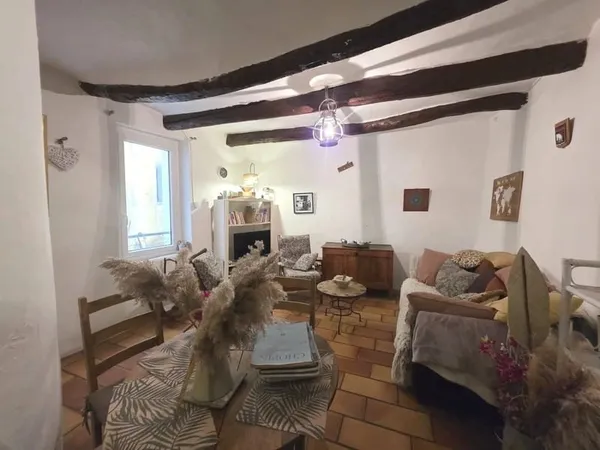 Découvrez cette maison de ville à Apt, au coeur du Luberon !