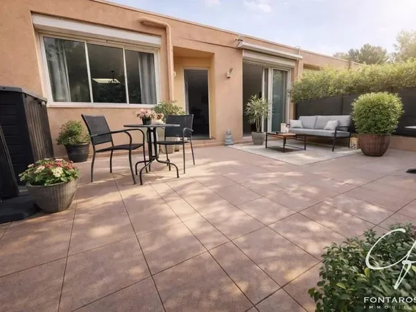 SAINT RAPHAEL : Comme une maison, le confort d'un appartement