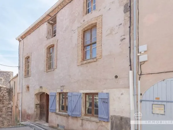 Très grande maison de village avec terrasse