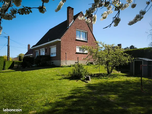 Maison familiale lumineuse - emplacement recherché