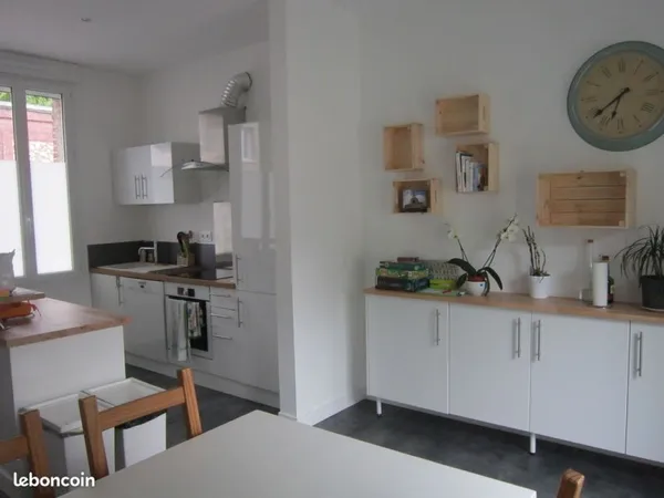 Chambre meublée avec sdd et wc privatifs