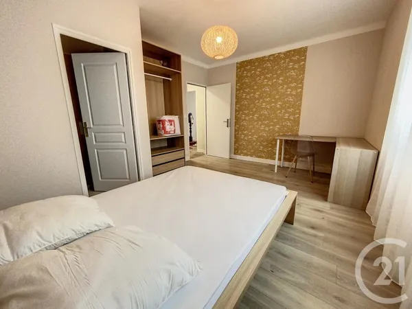 Appartement 7 pièces 103 m²