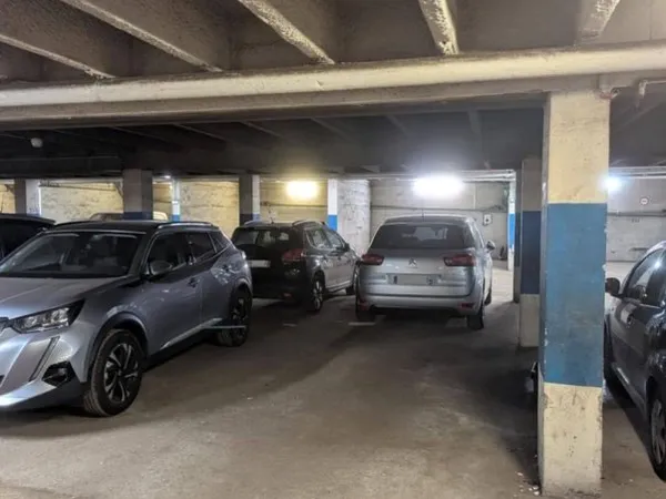 Parking 12 m²