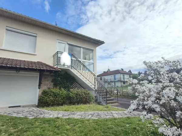 Maison St Junien avec hangar