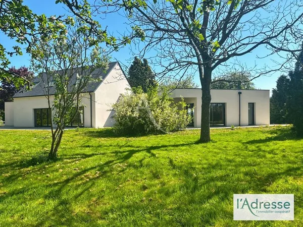 Maison 7 pièces 250 m²