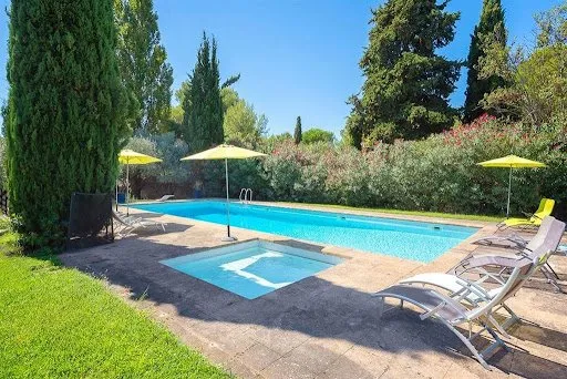 Maison 10 pièces 327 m²