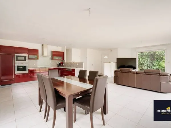 Maison 7 pièces 140 m²