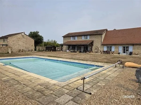 À vendre 3 magnifiques maisons à Dompierre-Les-Églises (87)