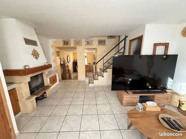 Maison de village avec grand garage