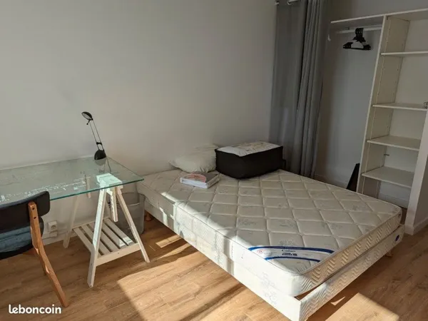 Chambre dispo dans colloc de 4 personnes