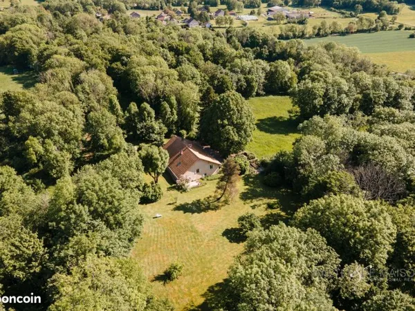 Propriété 9 pièces 216 m²