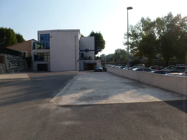 Parking extérieur