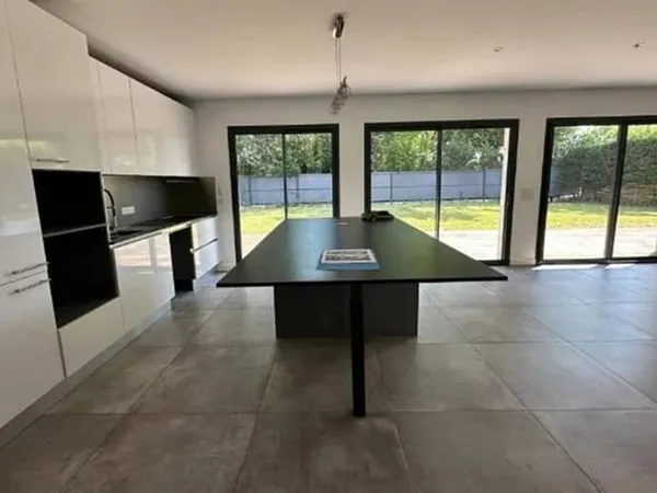Maison 138m² sur une parcelle de 590m², terrasse, jardin et garage