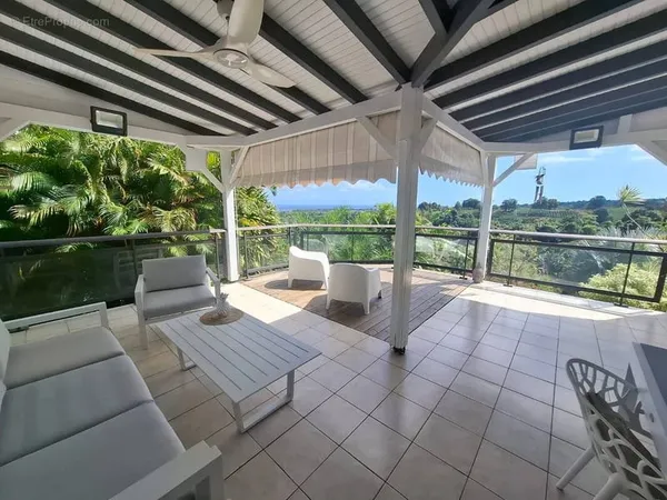 Magnifique propriété meublée avec villa T5 + gîte 2* T4