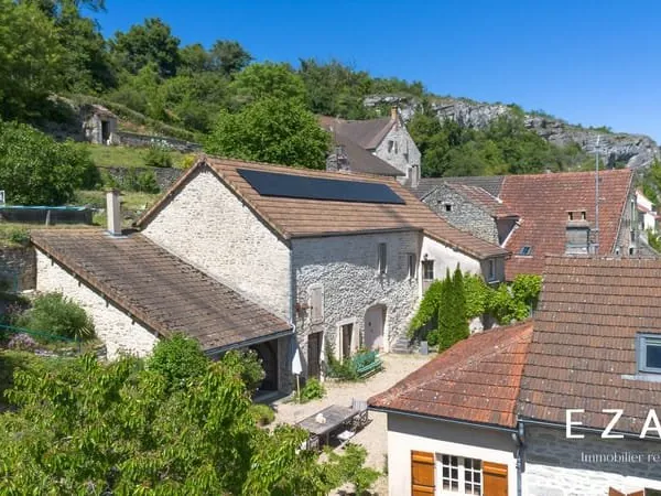 ENSEMBLE DE PROPRIETES DE CHARME
