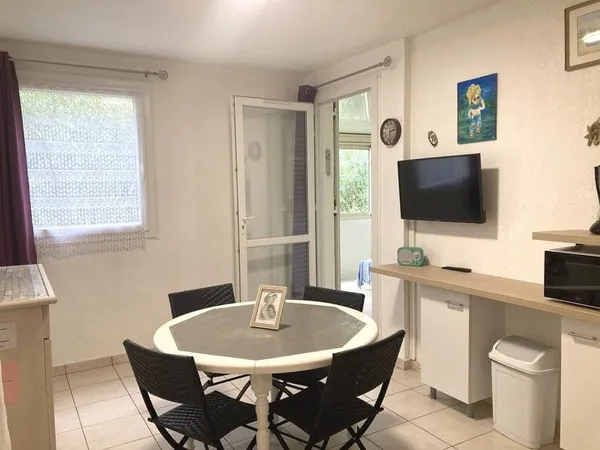 Studio 1 pièce 27 m²