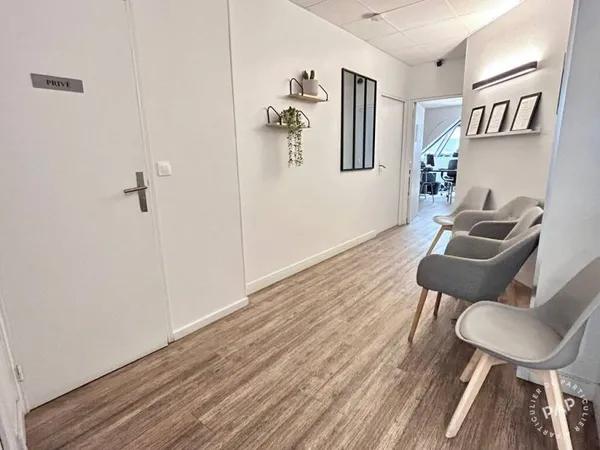Local professionnel 74 m²