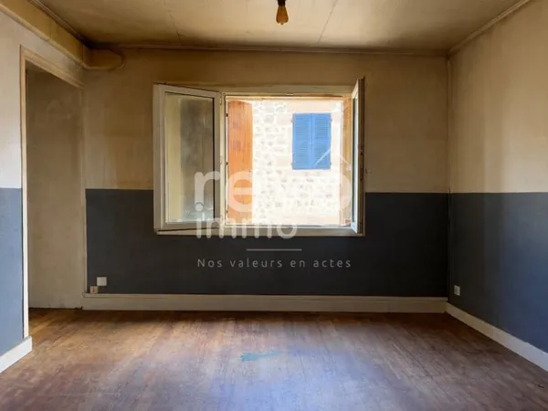 Appartement avec dépendance, garage et caves