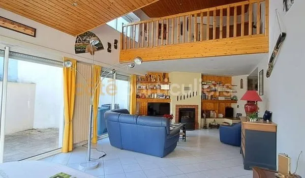 Maison 7 pièces 350 m²