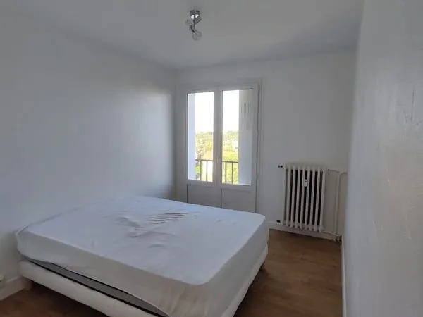 T4 Dernier étage - Vue panoramique - 2 Balcons - Meublé - Loué ou Libre - 140 000