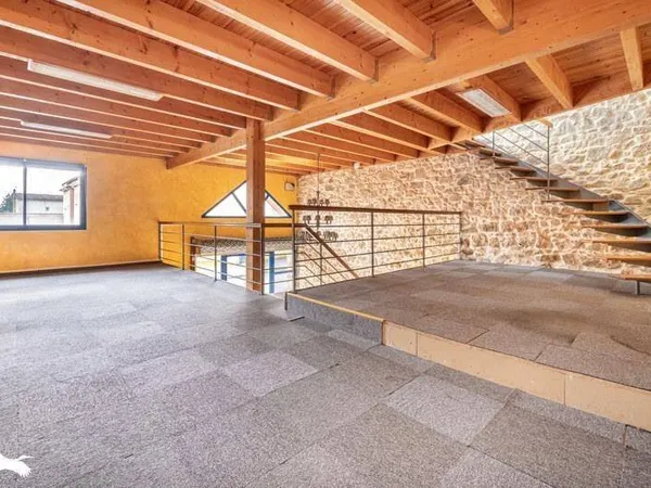 Local 4 pièces 155 m²