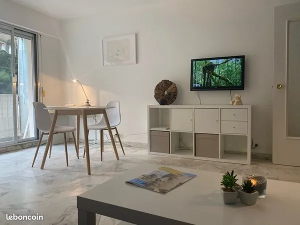 Studio meublé 30m2 bas carnot, terrasse, calme