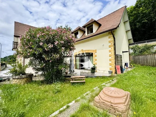 Maison 10 pièces 243 m²