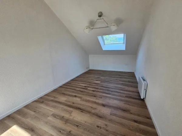 STUDIO H8- 29 CHEMIN MENEY 3 eme gauche - 38000 GRENOBLE