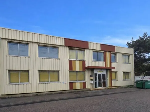 Local commercial 336 m²