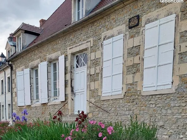 Maison de caractère rénovée - 300 m² - coeur de Saint-Pierre-le-Moûtier