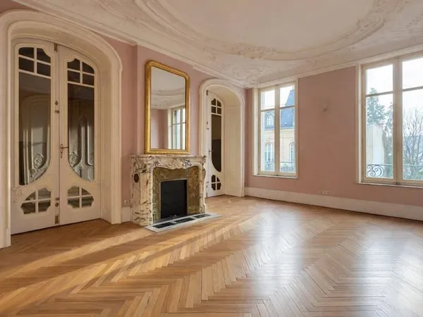 Appartement 7 pièces 198 m²