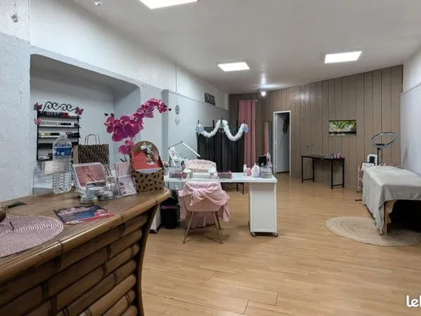 Local commercial 2 pièces 53 m2 - La Seyne-sur-Mer