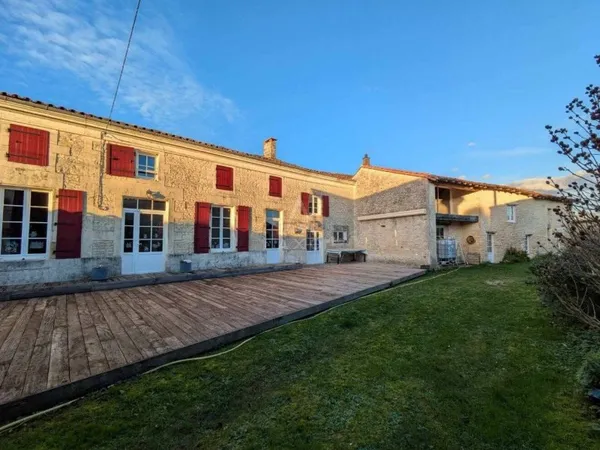 Maison 7 pièces 285 m²