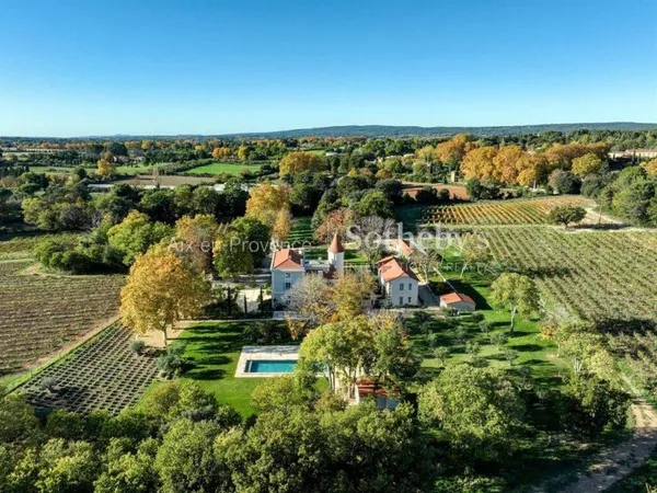 Maison 12 pièces 773 m²