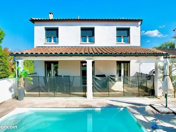 Maison familiale avec piscine