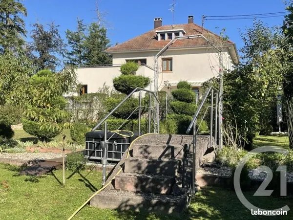 Villa 8 pièces 210 m²