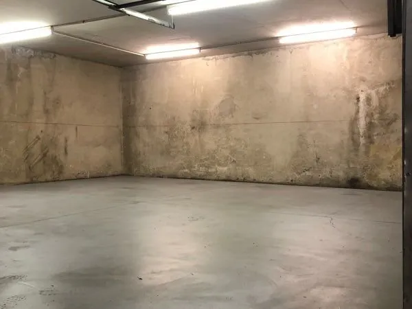 Garage/parking 43 m² 13010