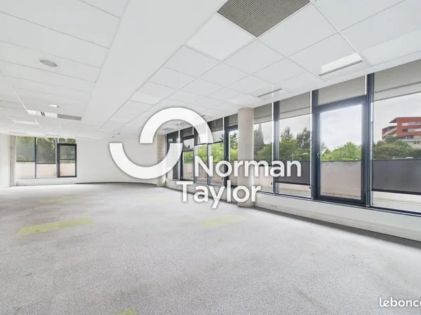 Bureaux 464 m²