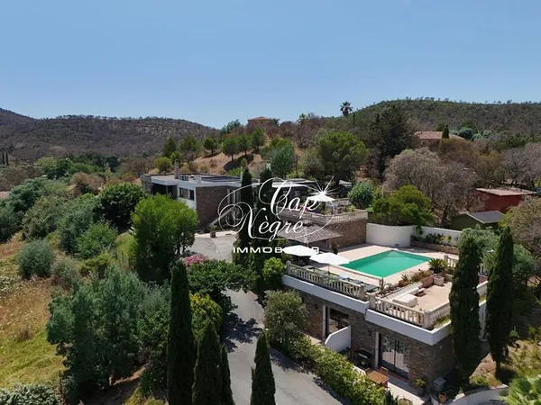 Propriété De 360M² Au Coeur De La Nature À Vendre À Bormes Les Mimosas