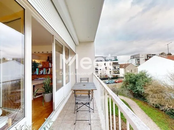 VITRY SUR SEINE - CÔTEAU-MALASSIS - APPARTEMENT 5 PIÈCES DE 100 M² AVEC BALCONS - CAVE - PARKING