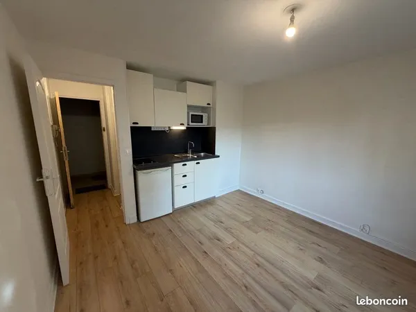 Studio Équipé 18m2 - 5min à pieds de la Gare