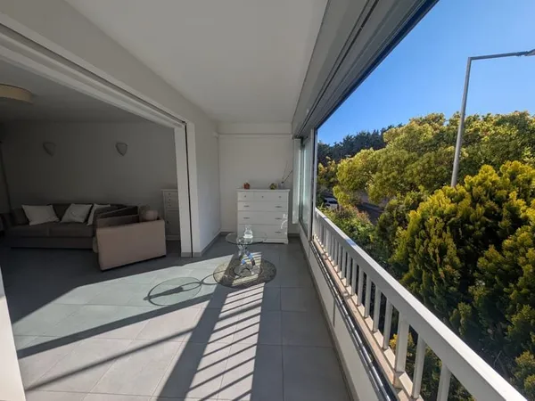 Appartement avec parking et cave proche port de SANARY