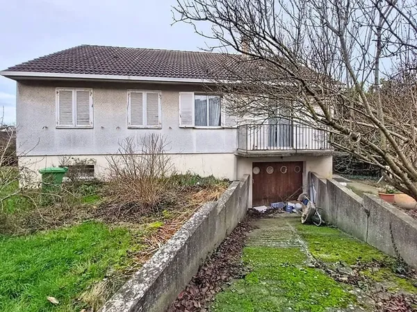 Maison sur grand terrain divisible de 1200m2