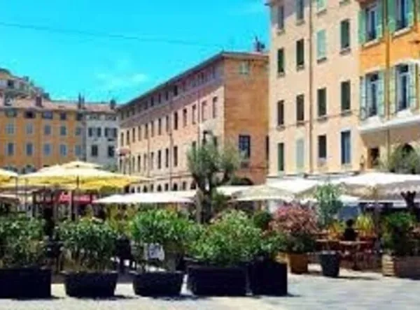 A VENDRE MURS COMMERCIAUX de 65 m2 MARSEILLE (13001) 308 000 €