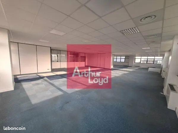 BUREAUX 295 m² COURNON D AUVERGNE