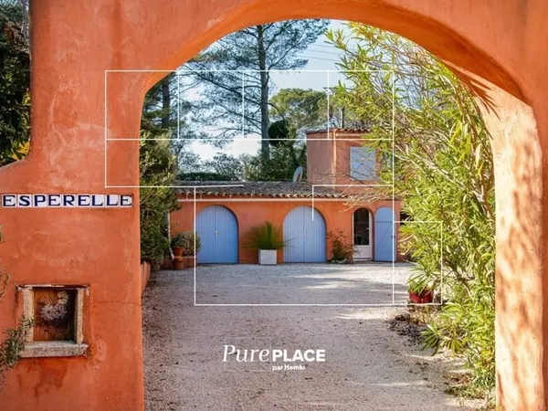 Maison T7 de 209 m2 sur 6600 m2 de terrain avec piscine à Aix-en-Provence