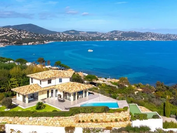 Villa vue mer panoramique à vendre à Sainte-Maxime