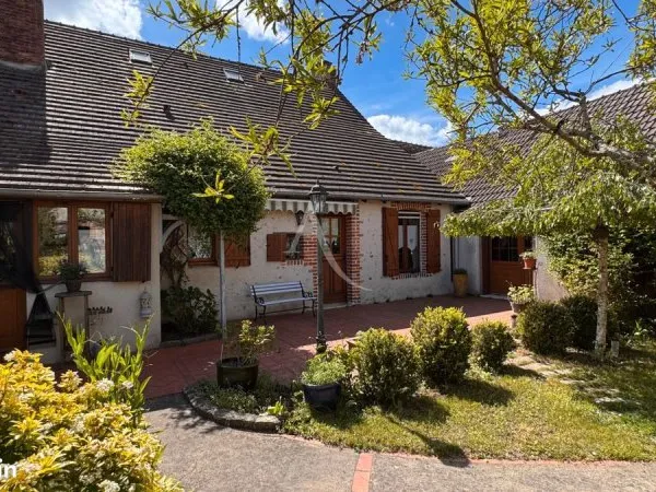 Longère 10 pièces 145 m²