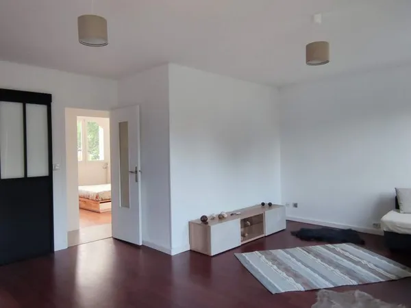 T3 de 63 m² meublé- Accès privé Bords de Marne - Box & Cave