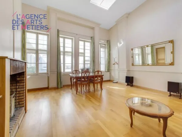 Duplex atypique 1er et 2ème étage